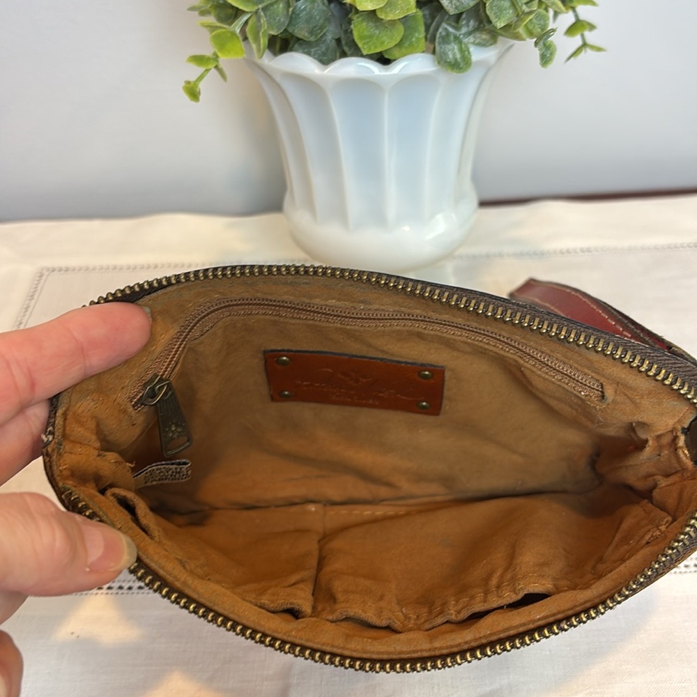 Patricia Nash Embossed Floral
Leather Clutch Wristlet Bag
Purse Zipper top - Picture 9 of 14